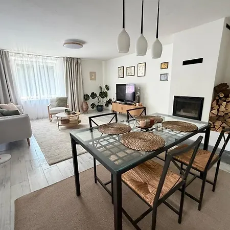 Nesthome Family House Mosnov Airport Hébergement de vacances