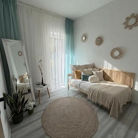 Nesthome Family House Mosnov Airport